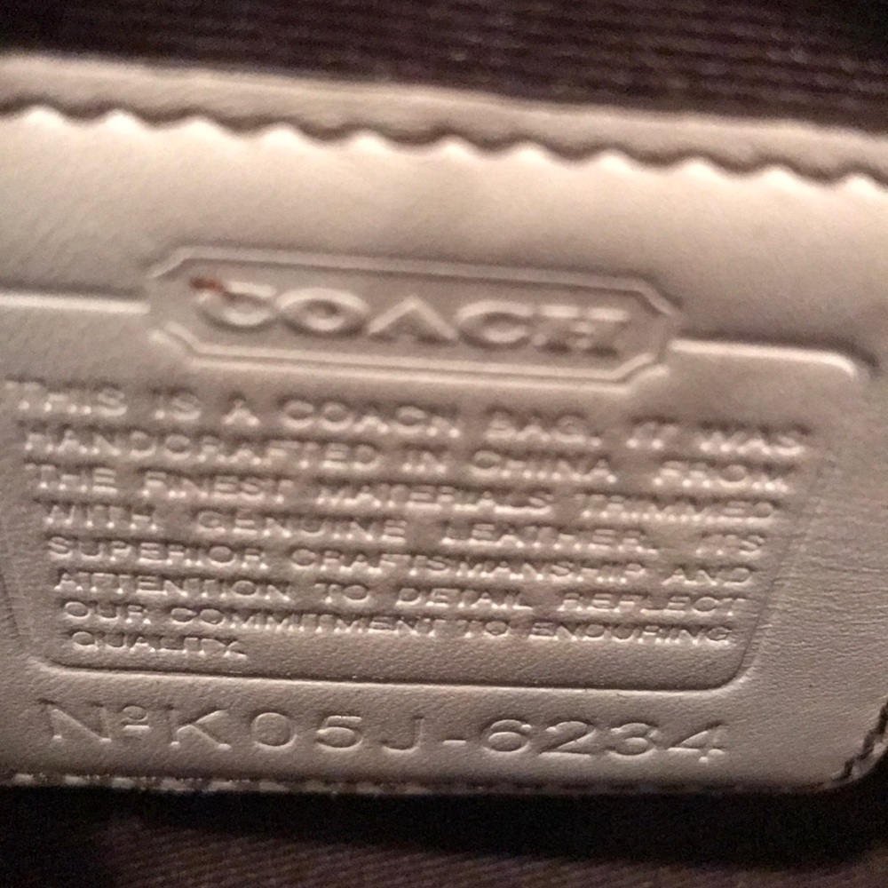 Authentic COACH signature C handbag tote - Picture 7 of 8